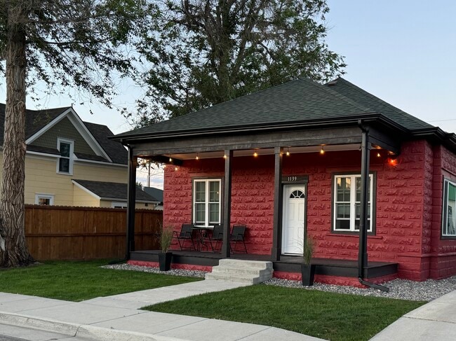 property at 1139 N Gould St