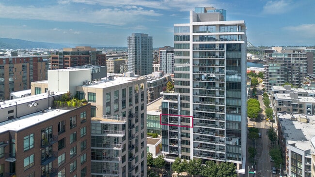 1001 NW Lovejoy, Unit #710 in Portland, OR - Building Photo - Building Photo