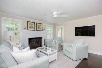 42 Osborne Ln in East Hampton, NY - Building Photo - Building Photo
