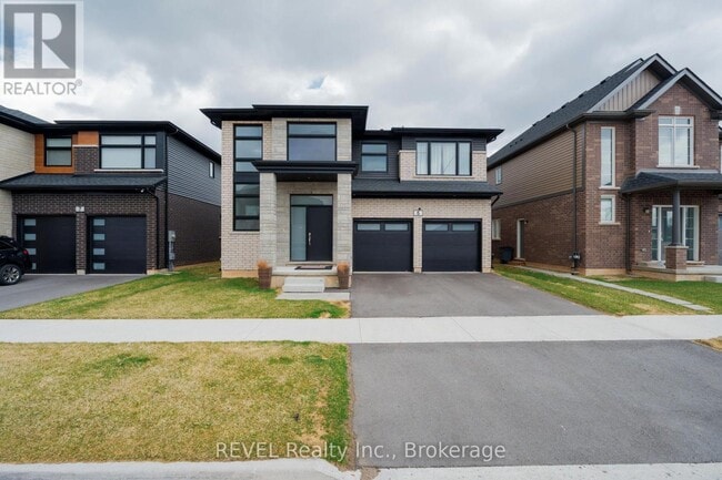 5 Samuel Ave in Pelham, ON - Building Photo - Building Photo