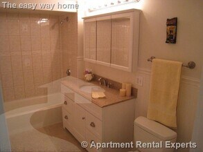 10 Evergreen Ave in Somerville, MA - Building Photo - Building Photo