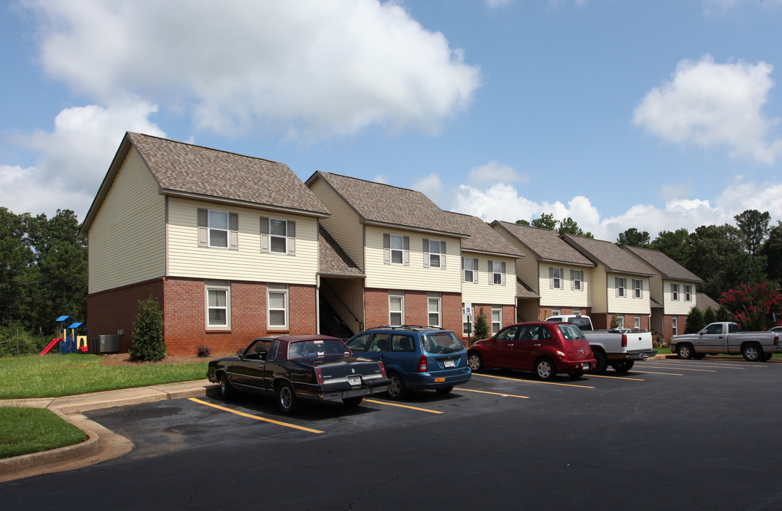 Pineview Apartments in Barnesville, GA - Foto de edificio