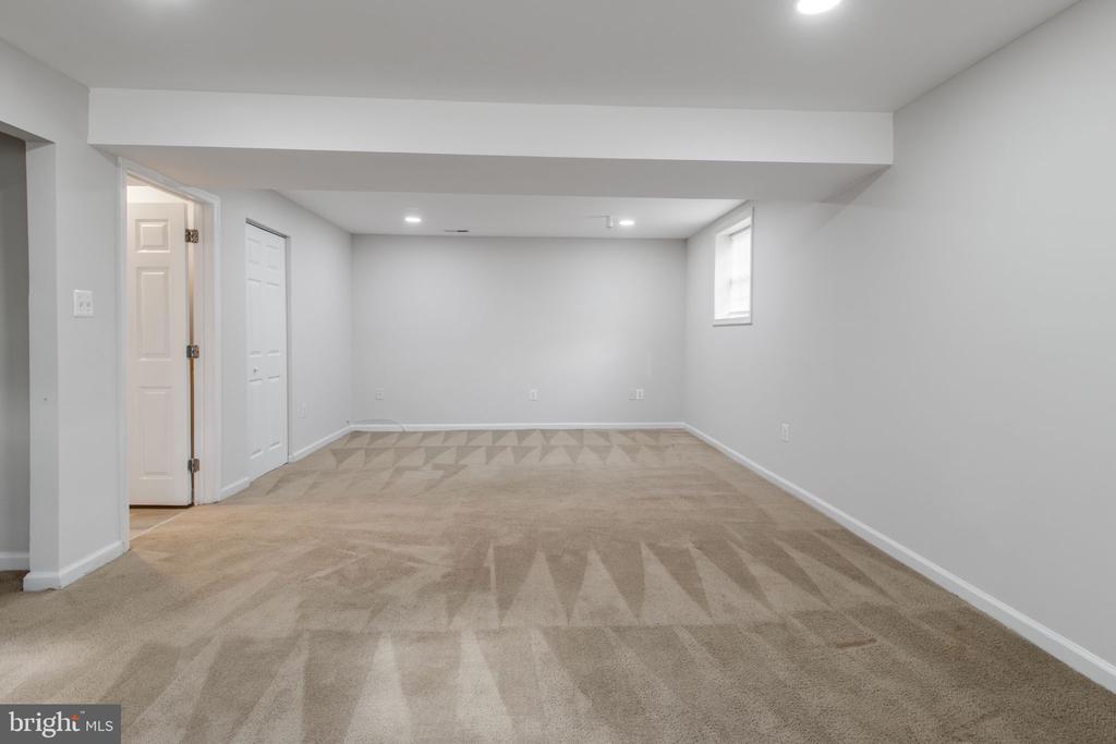 7602 Mezmer Ln in Clinton, MD - Building Photo