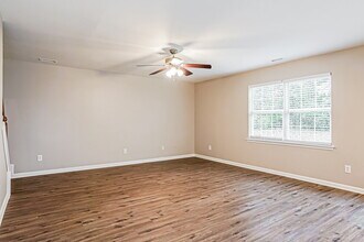 676 Yorkshire Dr in Clayton, NC - Building Photo - Building Photo