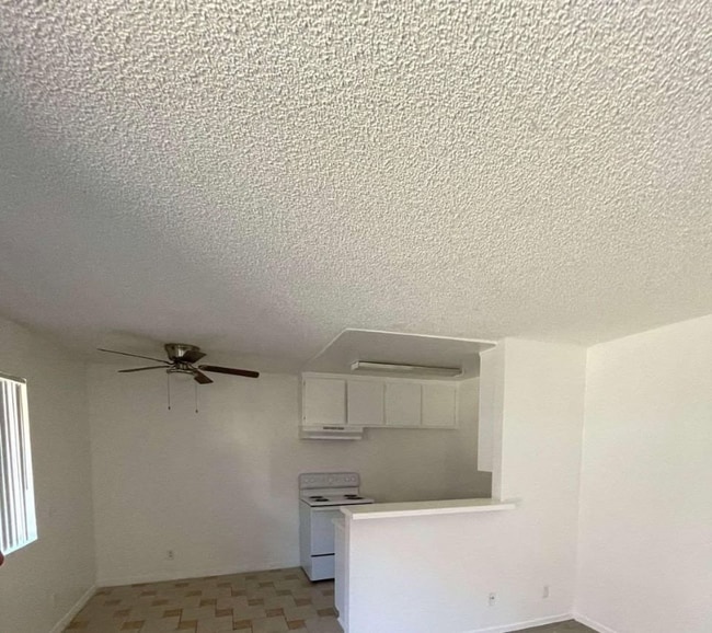 38719 10th St E in Palmdale, CA - Building Photo - Building Photo