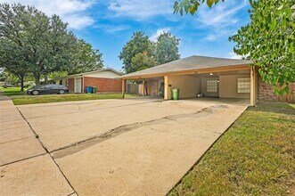 1507 Bellaire Dr in Grapevine, TX - Building Photo - Building Photo