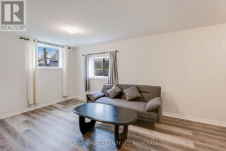 90 Hillcrest Rd in Port Colborne, ON - Building Photo - Building Photo