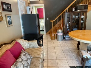 176 Schools Dr in Camden, TN - Foto de edificio - Building Photo