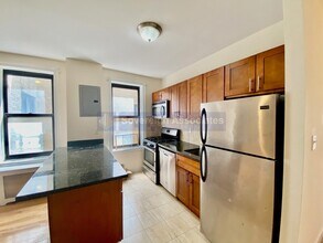 686 W 204th St in New York, NY - Building Photo - Building Photo
