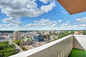 Marquis Towers in Saskatoon, SK - Building Photo - Building Photo