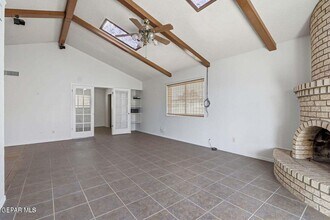 10720 Sugarland Dr in El Paso, TX - Building Photo - Building Photo