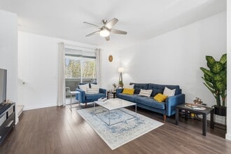 16337-16337 15 Ave in Surrey, BC - Building Photo - Building Photo