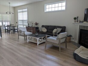2047 Sunny Dale Dr in Tallahassee, FL - Building Photo - Building Photo