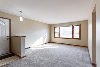 1131 Johnston Dr in Aurora, IL - Building Photo - Building Photo