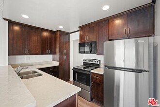 18000 Coastline Dr in Malibu, CA - Building Photo - Building Photo