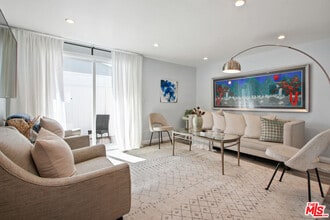 6438 Rhea Ave in Reseda, CA - Building Photo - Building Photo