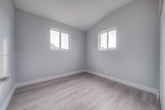 17725 SW 103rd Ave in Miami, FL - Building Photo - Building Photo
