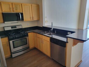 2121 S Kinnickinnic Ave in Milwaukee, WI - Building Photo - Building Photo