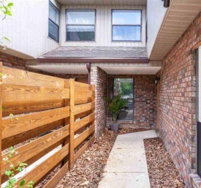 5431 NW 33rd Pl in Gainesville, FL - Building Photo - Building Photo