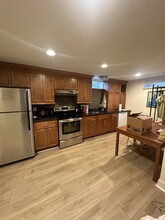 7 Charlesbank Rd, Unit 6 in Newton, MA - Building Photo - Building Photo
