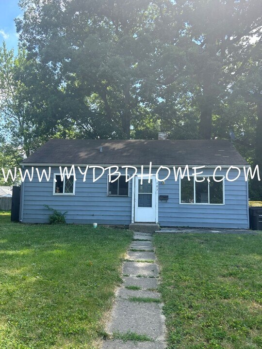 4831 Oliver St in Fort Wayne, IN - Building Photo
