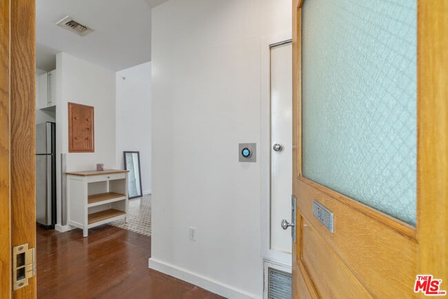 257 S Spring St in Los Angeles, CA - Building Photo - Building Photo