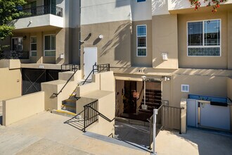 416 S Wilton Pl in Los Angeles, CA - Foto de edificio - Building Photo