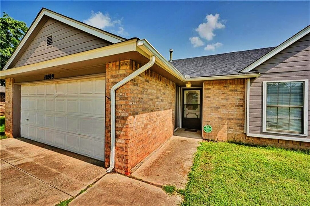 10309 Caton Pl in Midwest City, OK - Building Photo