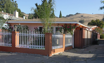 10540--10550 Mark St in Oakland, CA - Building Photo