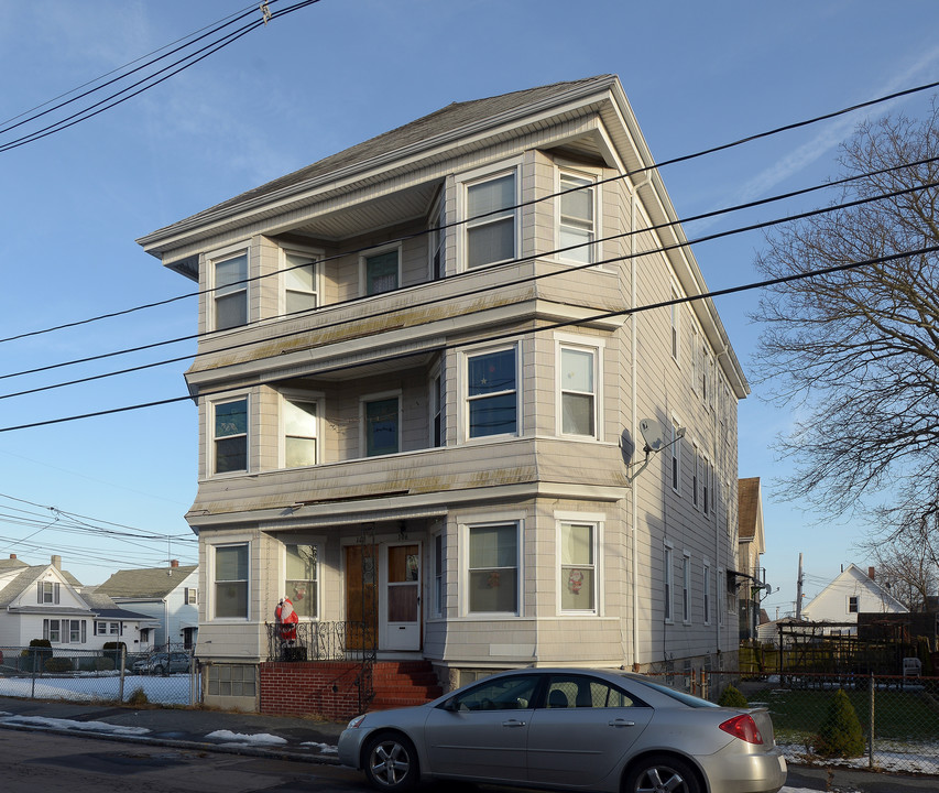 104-106 Hemlock St in New Bedford, MA - Building Photo