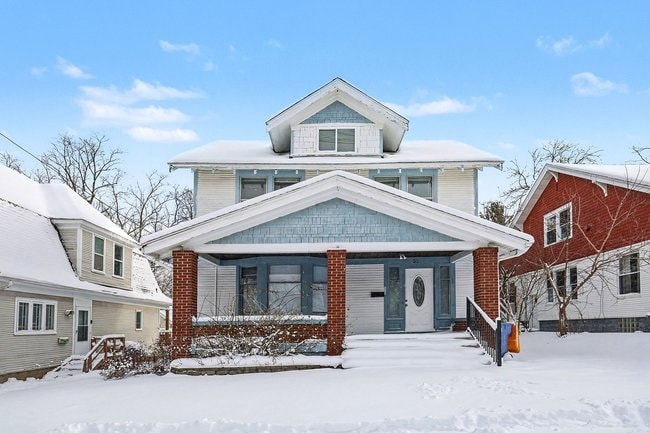 property at 32 Fuller Ave SE