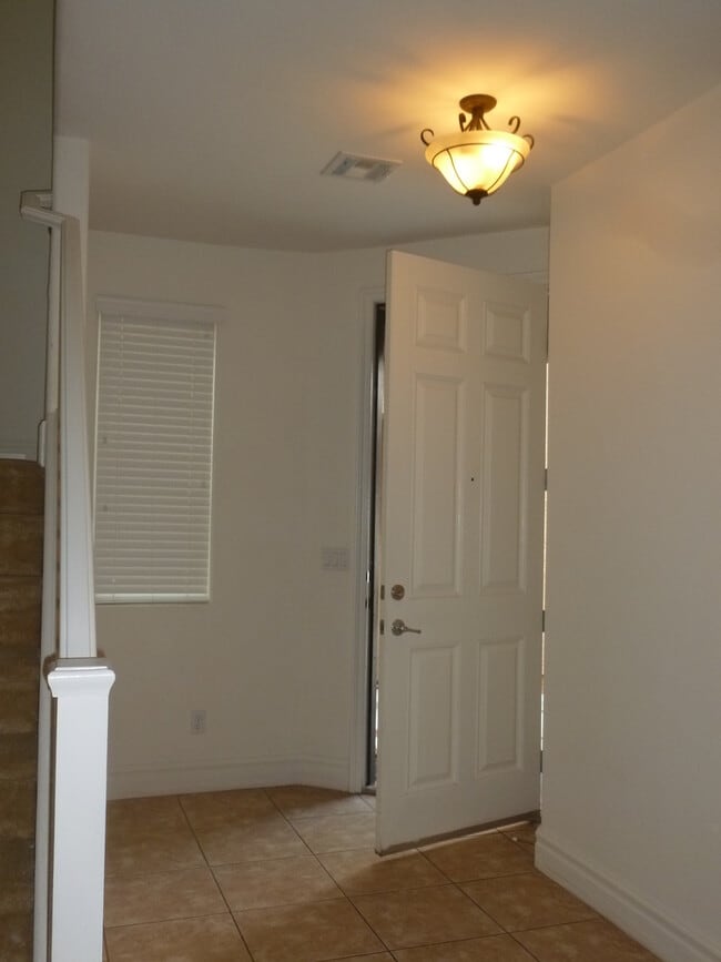 9689 Kampsville Ave in Las Vegas, NV - Building Photo - Building Photo