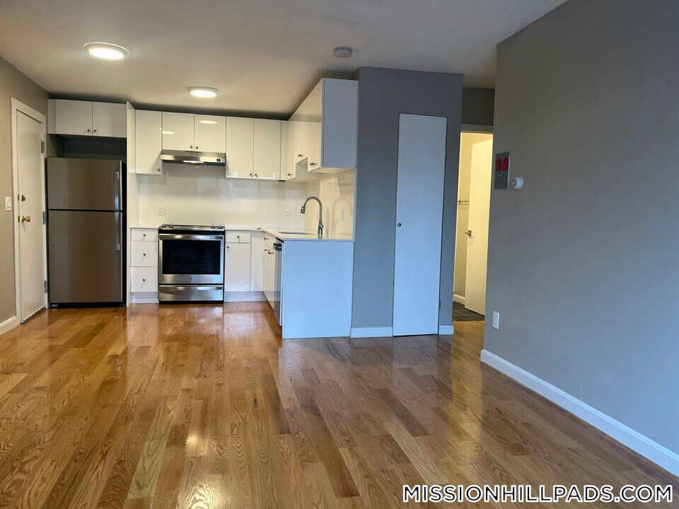 226 Parker Hill Ave in Boston, MA - Building Photo