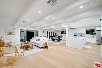 6044 Atoll Ave in Los Angeles, CA - Building Photo - Building Photo
