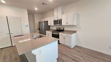 9986 S Ullom Dr in Las Vegas, NV - Building Photo - Building Photo