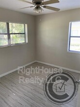 1006 Glen Ridge Dr in Leesburg, FL - Building Photo - Building Photo