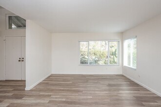 2705 Sombrosa St in Carlsbad, CA - Building Photo - Building Photo