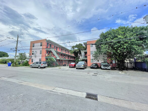 Standford Apartments in Miami, FL - Building Photo - Building Photo