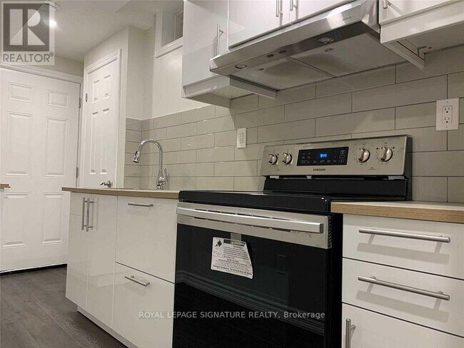 61 Frenchpark Cir in Brampton, ON - Building Photo - Building Photo