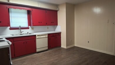 2301 Starlite Dr in Pine Bluff, AR - Building Photo - Building Photo
