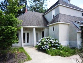 Hickory Woods Auburn in Auburn, AL - Building Photo