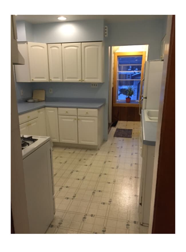 8333 Gridley Ave in Wauwatosa, WI - Building Photo - Building Photo