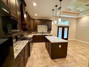 216 Canyon Oak Dr in Laredo, TX - Building Photo - Building Photo