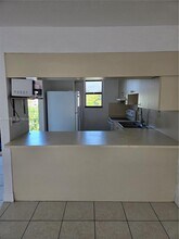 8425 NW 8th St in Miami, FL - Building Photo - Building Photo
