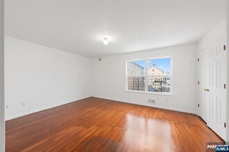 53 S Second St in Elizabeth, NJ - Foto de edificio - Building Photo