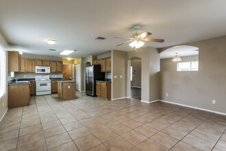 9133 E Sugar Sumac St in Tucson, AZ - Foto de edificio - Building Photo