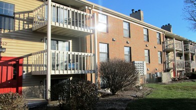 Williamsburg Apartments in Canton, OH - Foto de edificio - Building Photo