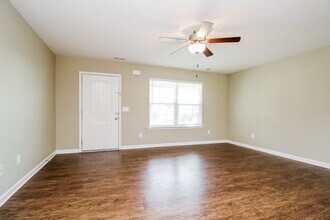 639 Big Hurricane Dr in La Vergne, TN - Building Photo - Building Photo