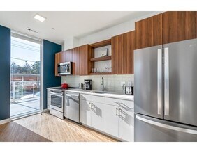 525 Western Ave, Unit #226, in Boston, MA - Building Photo - Building Photo