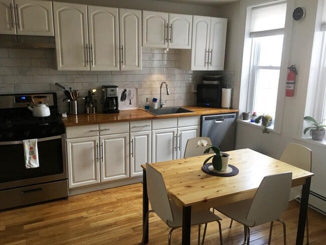 270 Summit Ave, Unit Apt#1
